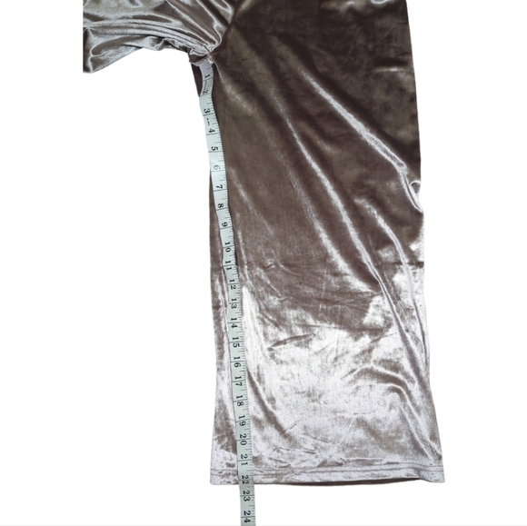 Magnolia South Velvet Flare Jumpsuit Size S - Picture 3 of 7